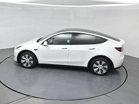 Used 2023 Tesla Model Y Long Range AWD/4WD image 48