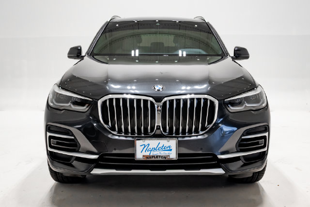 Used 2022 BMW X5 xDrive40i w/ Premium Package AWD/4WD image 4
