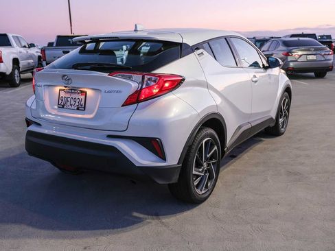 Used 2022 Toyota C-HR Limited FWD image 4