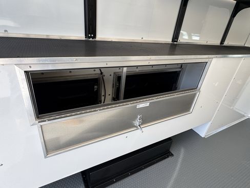 New 2025 Chevrolet Express 4500 w/ Power Convenience Package image 28