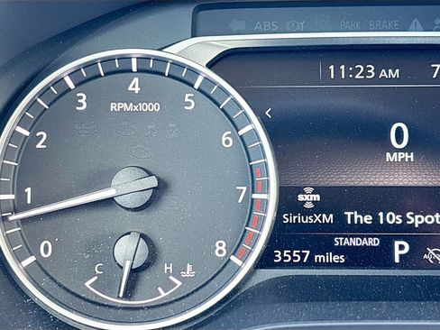 Used 2025 Nissan Pathfinder S image 12