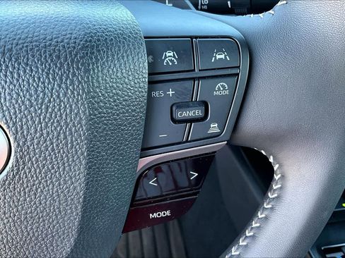 Used 2025 Toyota Camry SE image 22