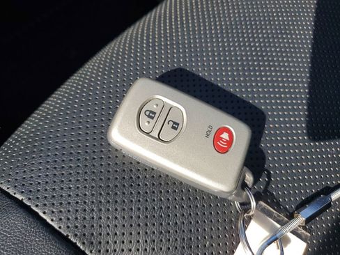 Used 2019 Toyota 4Runner Limited AWD/4WD image 25