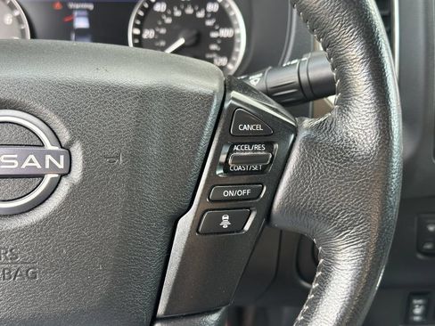 Used 2022 Nissan Frontier SV AWD/4WD image 12
