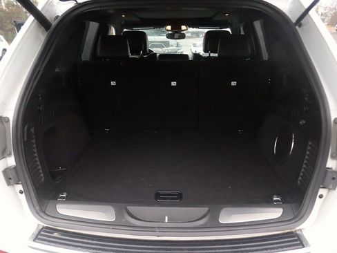 Used 2018 Jeep Grand Cherokee Overland image 14