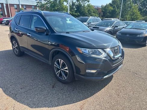 Used 2019 Nissan Rogue SV w/ Premium Package AWD/4WD image 2