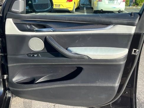 Used 2017 BMW X5 M AWD/4WD image 18