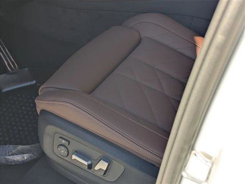 New 2026 BMW X5 xDrive50e image 4