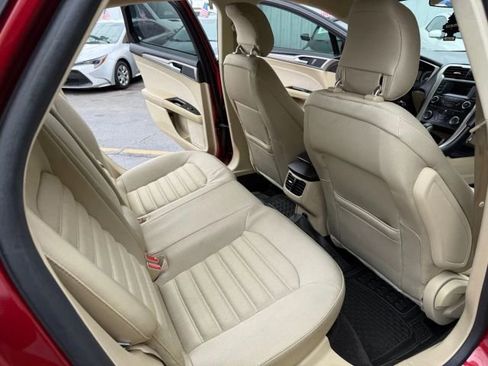 Used 2014 Ford Fusion SE image 15