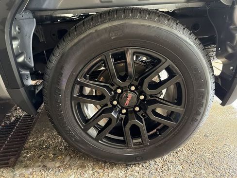 Used 2023 GMC Sierra 1500 Elevation image 10