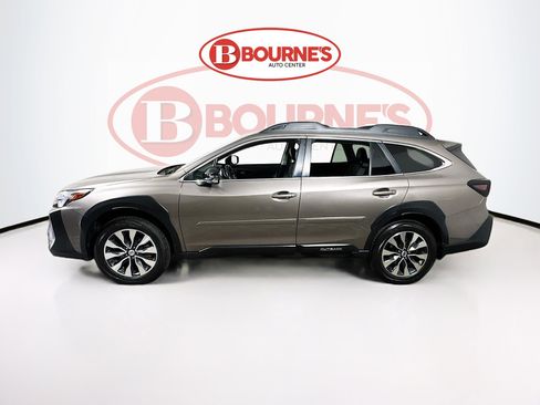 Used 2023 Subaru Outback Limited AWD/4WD image 9
