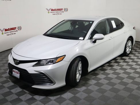 Used 2023 Toyota Camry LE image 15