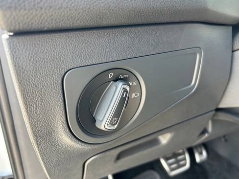 Certified 2024 Volkswagen Tiguan SE R-Line FWD image 50