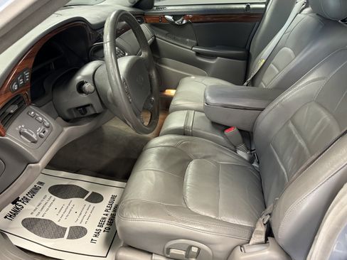 Used 2005 Cadillac De Ville Sedan image 9