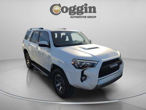 Used 2017 Toyota 4Runner TRD Off-Road Premium AWD/4WD image 6