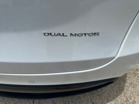 Used 2021 Tesla Model Y Long Range AWD/4WD image 3