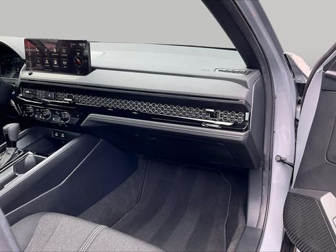 Used 2025 Honda Accord Sport image 18