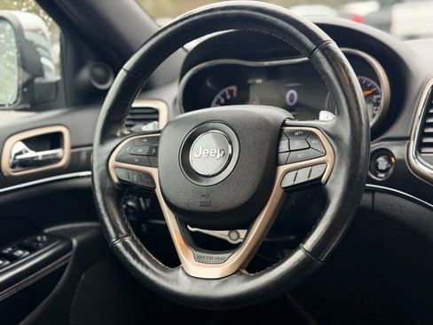 Used 2017 Jeep Grand Cherokee Limited image 24