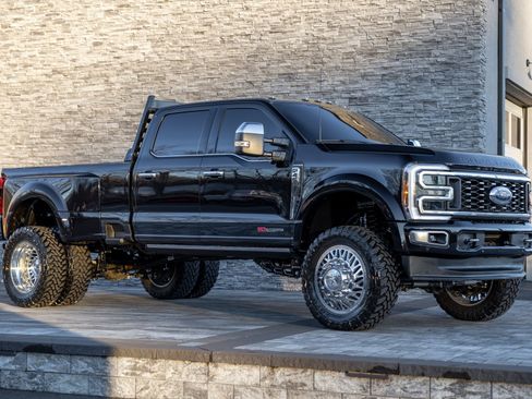 Used 2024 Ford F450 Platinum w/ FX4 Off-Road Package image 10