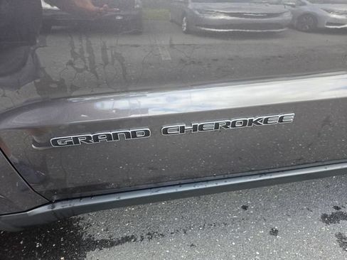 Used 2021 Jeep Grand Cherokee Laredo X AWD/4WD image 21
