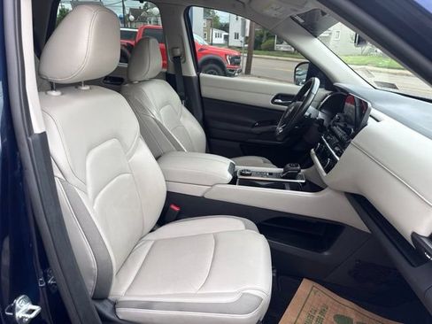 Used 2022 Nissan Pathfinder SL w/ Cargo Package AWD/4WD image 29