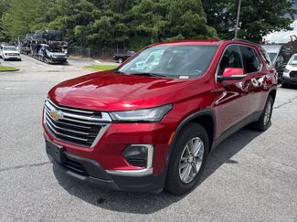 Used 2023 Chevrolet Traverse LT FWD video 3