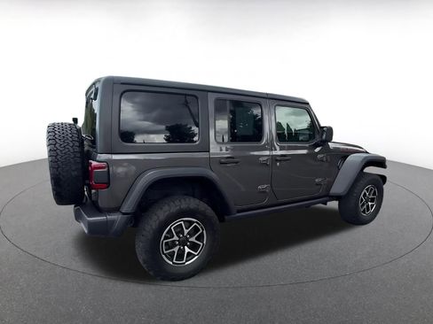 Used 2025 Jeep Wrangler Unlimited Rubicon AWD/4WD image 14