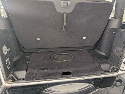 Used 2015 Jeep Wrangler Sport image 21