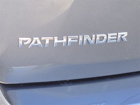 Used 2019 Nissan Pathfinder Platinum image 9