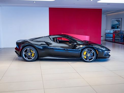 Used 2025 Ferrari 296 GTS image 32