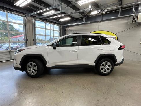 Used 2021 Toyota RAV4 LE FWD image 2