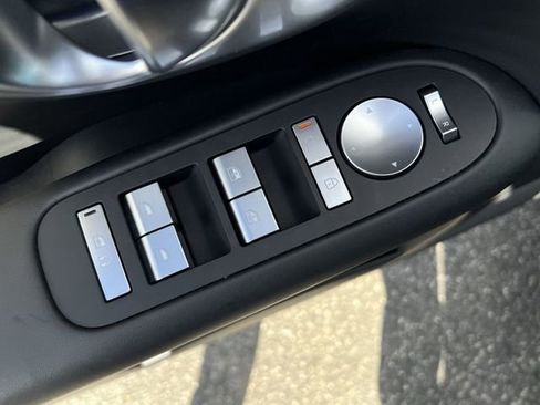 New 2026 Hyundai Ioniq 9 SE AWD/4WD image 17