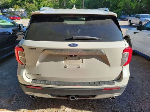 Used 2022 Ford Explorer Limited w/ Equipment Group 301A RWD image 5