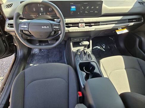 New 2026 Kia K4 FWD image 19