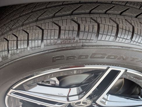 Certified 2025 Mercedes-Benz GLB 250 4MATIC image 13