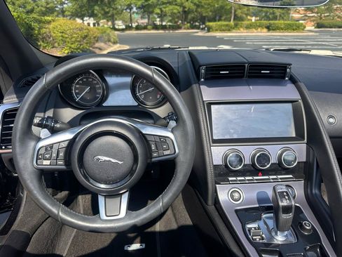 Used 2020 Jaguar F-TYPE Convertible RWD image 21