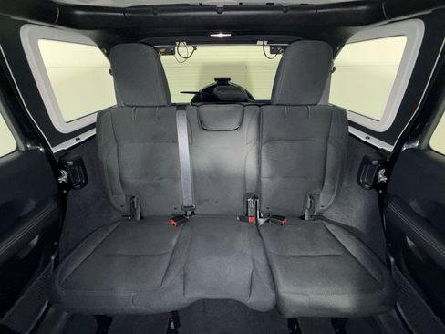 Used 2018 Jeep Wrangler Unlimited Sahara AWD/4WD image 24
