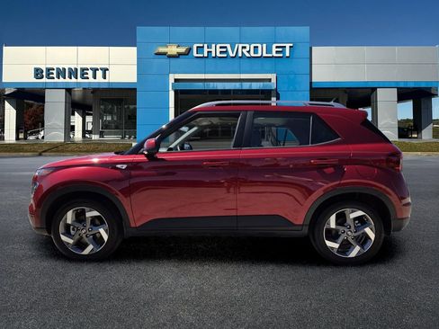 Used 2025 Hyundai Venue SEL FWD image 4