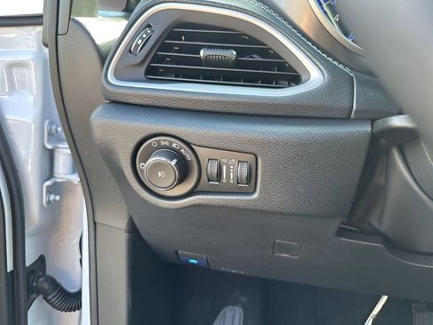 New 2026 Chrysler Pacifica Select w/ S Appearance Package FWD image 31
