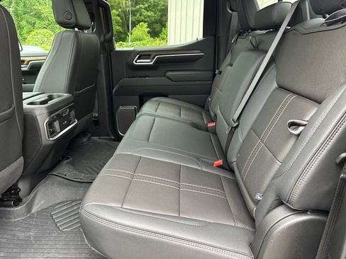 Used 2024 Chevrolet Silverado 1500 High Country w/ Technology Package AWD/4WD image 21