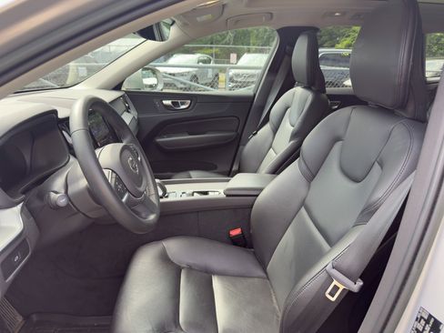 Certified 2023 Volvo XC60 B5 Core w/ Climate Package image 20