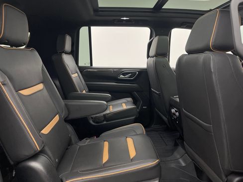 Used 2023 GMC Yukon XL AT4 w/ AT4 Premium Plus Package AWD/4WD image 43