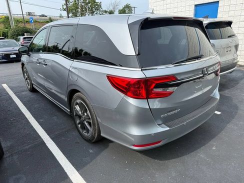 Used 2024 Honda Odyssey Elite image 4