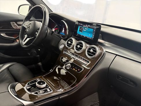 Used 2019 Mercedes-Benz C 300 4MATIC Sedan image 16