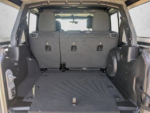 Used 2023 Jeep Wrangler Unlimited Rubicon image 6