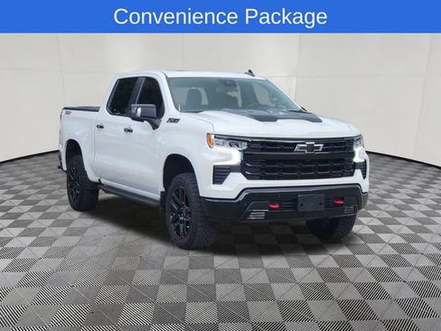 Used 2024 Chevrolet Silverado 1500 LT Trail Boss w/ LT Trail Boss Premium Package AWD/4WD image 3