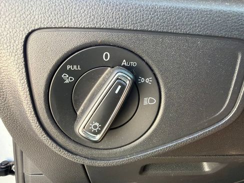Used 2021 Volkswagen Atlas SE FWD image 19
