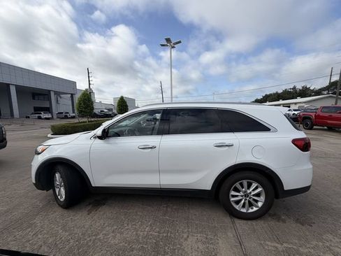 Used 2019 Kia Sorento FWD w/ LX Convenience Package image 8