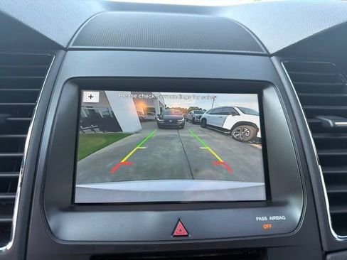 Used 2016 Ford Taurus Limited FWD image 25