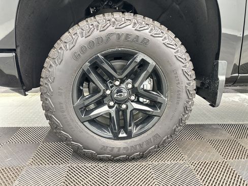 Certified 2026 Chevrolet Silverado 1500 Custom Trail Boss w/ Dark Appearance Package AWD/4WD image 12